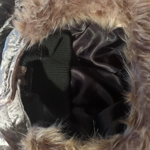 Old Navy Velour Vest with hood - Picture 7 of 8